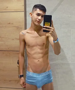 Noah_tyler_ Public صورة واحدة|Noah_tyler_ Public صورتان|Noah_tyler_ Public  صور|Noah_tyler_ Public  صورة