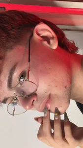 Angelo_018A red boy 🧑🏻‍🦰图片