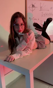 Zdjęcia IsabellaMorettiX a very sensual schoolgirl:  4
