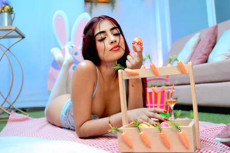 Mia-Monroe Do you want me to be your Easter bunny?🐰😋 사진 2