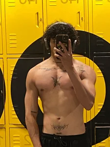 JayTaylorr 🔥 "Muscles ready, how about you?" Pic 4