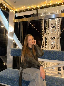 MelissaMelrey evening walk🔕🌉 Pic 2