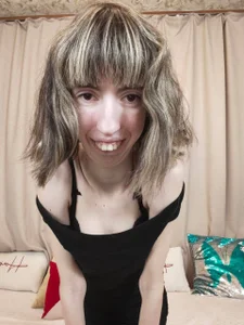 im here with u de Unusual_G  photos