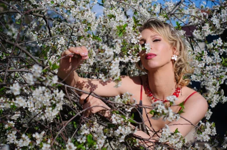 AdrianaSea Spring. Flowers. And me Pic 7