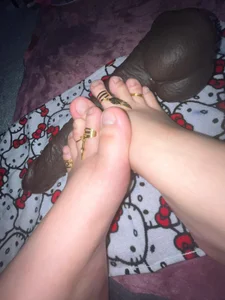 AbbyPearll worship my hot feet Pic 4