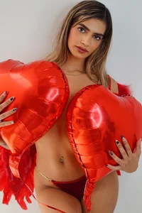 SweetTroubleXXXのLove Meの 3枚の写真