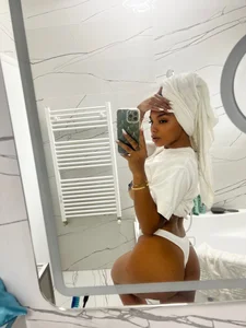 new pics de KimiBrown Foto 4