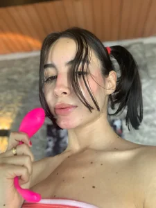 My favorite toy is available to recive all your vibrations de Sami_ross Foto