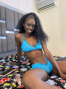 bonieklent in my bed Pic 2