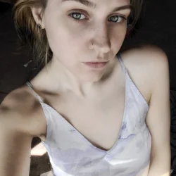 ScarletsWeb Public Foto 4
