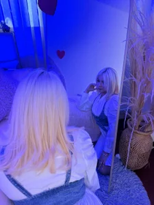 Blonde & Barely Legal 💛🔥 de BarbieHannaB_ Foto