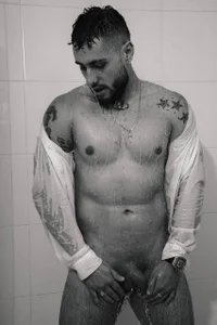 dominic_de_luca CLEAN OR MAYBE NOT!! 😈🚿 Foto 6