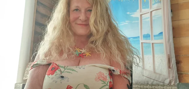 THESensualhorny Public Gambar 2