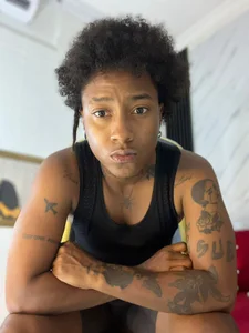 JhonyMiller_のsexy ebony 🍫の 4枚の写真