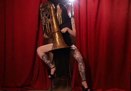 new od EliseLion  2 snímek