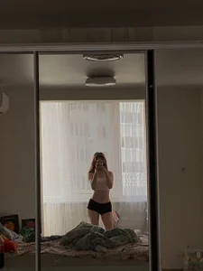 liana_kisses gm, dear🤭 Pic 2