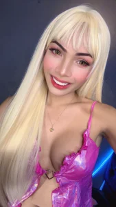 mysterious_olivia69 Public Foto 3