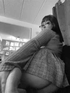 This_is_Kath_ B/W Kuva 3