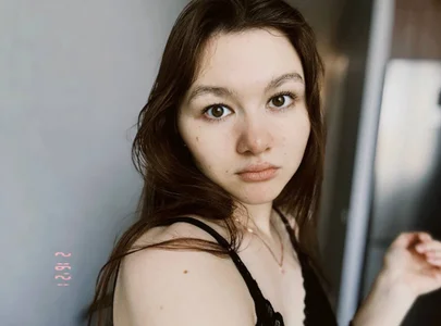 LewisThrone For you cute Pic 2