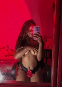 NathyParkerX: Ebony Goddess 🔥🔥 ( 3 фото)