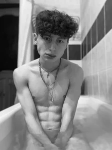 crisp1n Public ص ورة واحدة|crisp1n Public صورتان|crisp1n Public  7 صور|crisp1n Public  7 صورة