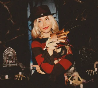 aleszia_rouse more halloween Poză 4