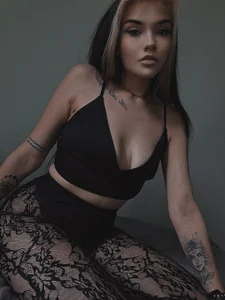 Yourdreamgirl_96's XXX Nude Photo 2