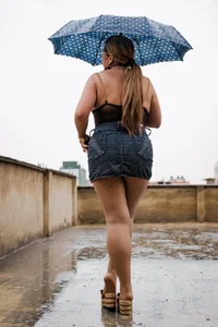 LiaTaylorr Rain with lia зображення 3