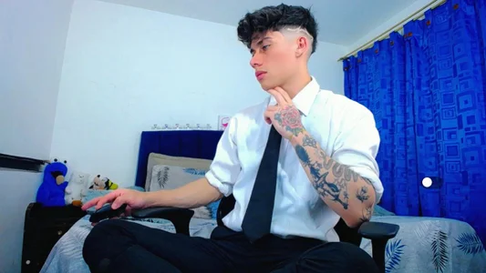 thiagomurphyy How fun it is to be in the office👿😈 Pic