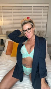 Millie the MILF de MakemeMillie1  4 photos