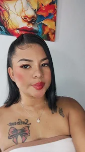 Emily_Thompson33 casual Pic