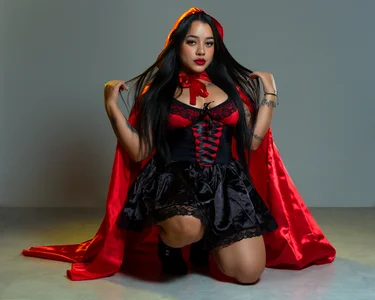 MaddyParisi Halloween 🦇 2024 Pic 2