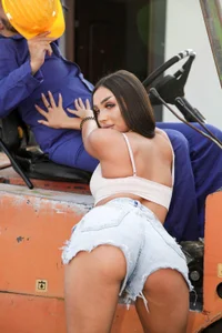 MileySin1111's lil slut Sex Photo 2