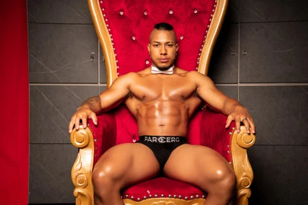 Travis_lenox_ Power & Desire Pic 4