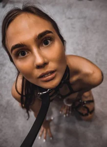 Top_SkinnySub girl图片 9