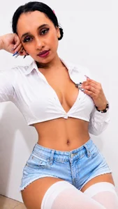 meganjobss White shirt  3টি ছবি