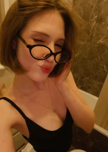 MargaretShyandSkinny its me Billede 2