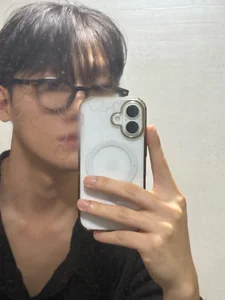 안경 써봤어요 de powq05  4 photos