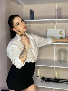 Cute student or Passionate teacher? de kittyhardfucks  2 Imagens