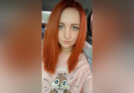 Claire_Sunny Public Pic 3