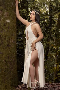 AbyThompson The goddess of desire and love Bilde 3