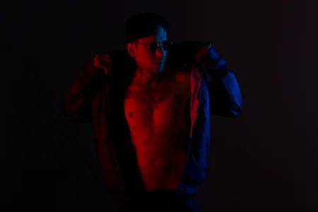 DylanstonneMY BODY Foto