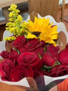 saritaa_8 I LOVE ROSES 💜🌹💐 Pic 2