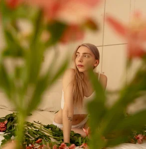 Anna_darko Flowers Pic 7