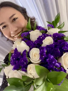 Aimilayne Gentlemen give flowers 🌸 Pic