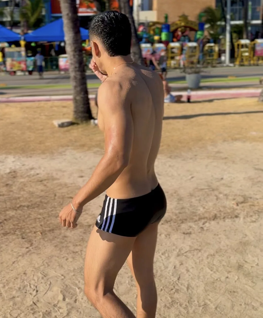 dot_21cm_ Foto en Tendencia 1785