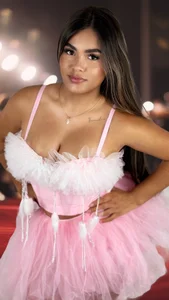 MoanWithMayaXXXPublic Bild 3