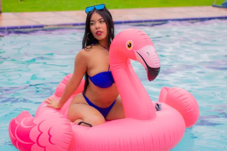 Public od GenesisRuiz  2 snímek