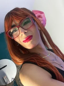 Alice_randyy Charming smile Pic