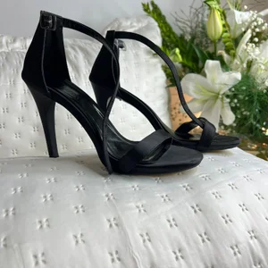 Miya_Nika 👠What emphasizes women's legs, of course, are heels👠 Gambar 4